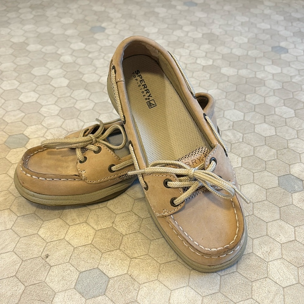 COPY - Tan Sperry Top-Sider size 1